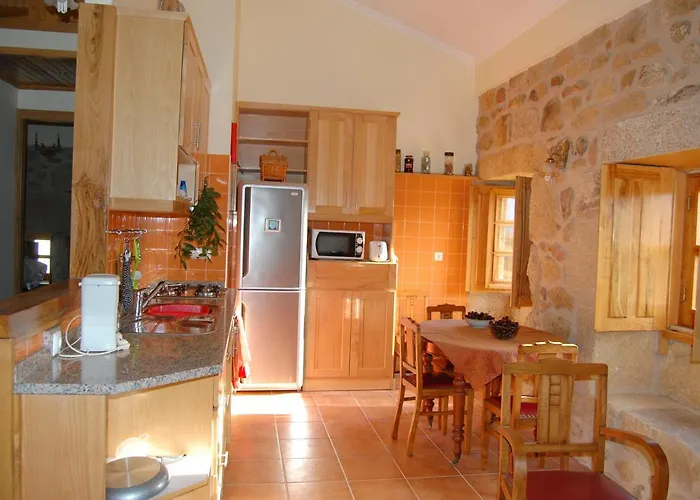 Casa Da Carrica - Serra Da Estrela Farm stay Guarda